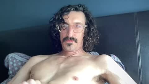 Jigz1986 online show from May 2026 10:46:01 AM