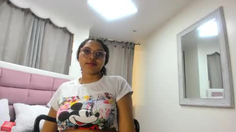 Jimena  online show from October 2025 03:07:02 PM
