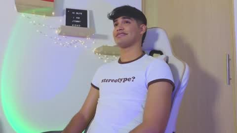 Jimmy Leeh online show from January 2025 11:24:01 PM