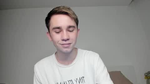 Snapshot of jimyti_bad_boy chatting on January 2025 08:02:01 PM jimyti_bad_boy online show from January 2025 08:02:01 PM