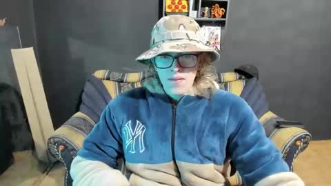 Snapshot of jinnbook chatting on December 2024 12:25:02 PM JinnBook online show from December 2024 12:25:02 PM