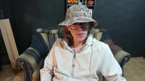 Snapshot of jinnbook chatting on December 2024 05:39:02 AM JinnBook online show from December 2024 05:39:02 AM