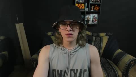 Snapshot of jinnbook chatting on January 2025 06:38:01 AM JinnBook online show from January 2025 06:38:01 AM