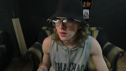 Snapshot of jinnbook chatting on January 2025 09:40:01 AM JinnBook online show from January 2025 09:40:01 AM