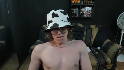 Snapshot of jinnbook chatting on January 2025 09:49:02 AM JinnBook online show from January 2025 09:49:02 AM