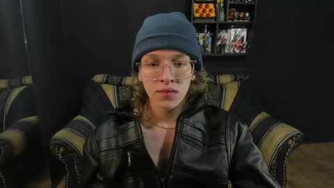 Snapshot of jinnbook chatting on January 2025 11:55:01 AM JinnBook online show from January 2025 11:55:01 AM