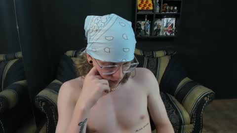 Snapshot of jinnbook chatting on January 2025 02:07:01 PM JinnBook online show from January 2025 02:07:01 PM