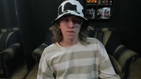 Snapshot of jinnbook chatting on February 2025 05:26:02 AM JinnBook online show from February 2025 05:26:02 AM