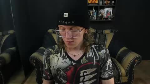 Snapshot of jinnbook chatting on February 2025 06:00:01 AM JinnBook online show from February 2025 06:00:01 AM