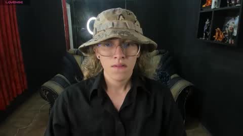 Snapshot of jinnbook chatting on October 2025 07:42:01 AM JinnBook online show from October 2025 07:42:01 AM