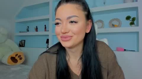 Juliee online show from November 2025 07:58:02 PM