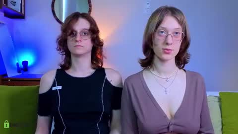 Hey Guys We are Julia ginger  Tina brunette online show from June 2026 05:39:02 AM