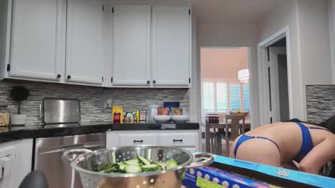 Snapshot of jiwon4u chatting on September 2025 12:43:01 AM Jiwon online show from September 2025 12:43:01 AM