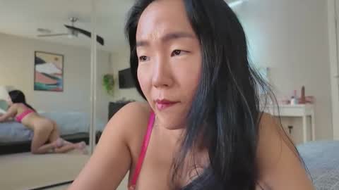 Snapshot of jiwon4u chatting on December 2025 10:37:01 PM Jiwon online show from December 2025 10:37:01 PM