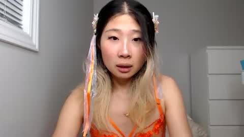 Snapshot of jiwooe chatting on October 2025 11:43:01 PM Jiwoo online show from October 2025 11:43:01 PM