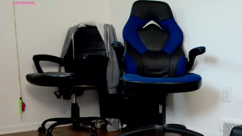 Nicole  Allen online show from April 2026 10:44:01 PM