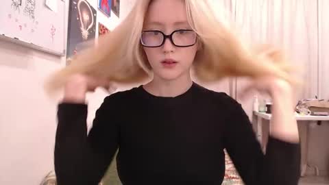 Snapshot of joan_kiss chatting on December 2025 01:43:02 AM joan_kiss online show from December 2025 01:43:02 AM