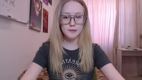 joan_kiss online show from May 2026 05:01:02 AM