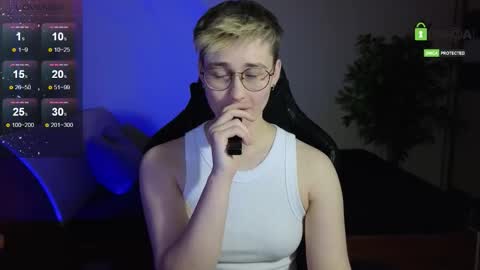 Snapshot of joan_night chatting on December 2025 07:44:01 PM J online show from December 2025 07:44:01 PM