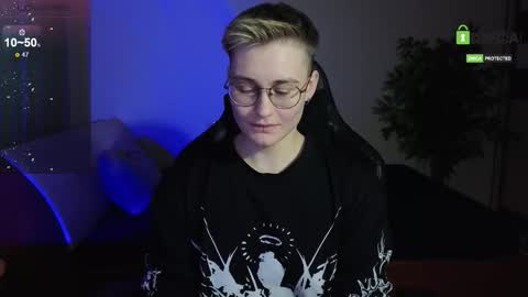 Snapshot of joan_night chatting on December 2025 07:10:02 PM J online show from December 2025 07:10:02 PM