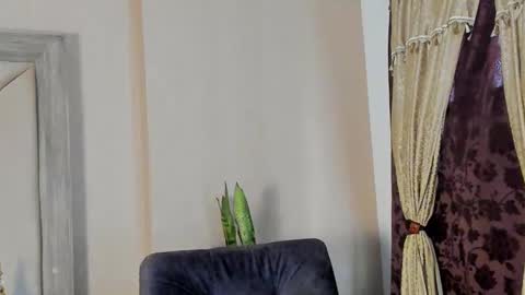 Snapshot of joan_saenz chatting on February 2025 07:10:02 PM JOAN SAENZ online show from February 2025 07:10:02 PM