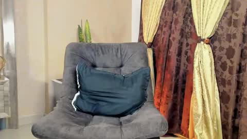 Snapshot of joan_saenz chatting on February 2025 04:16:02 AM JOAN SAENZ online show from February 2025 04:16:02 AM