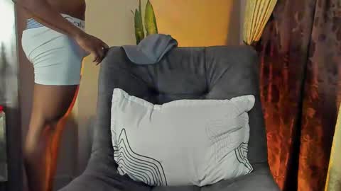 Snapshot of joan_saenz chatting on March 2025 11:03:01 AM JOAN SAENZ online show from March 2025 11:03:01 AM