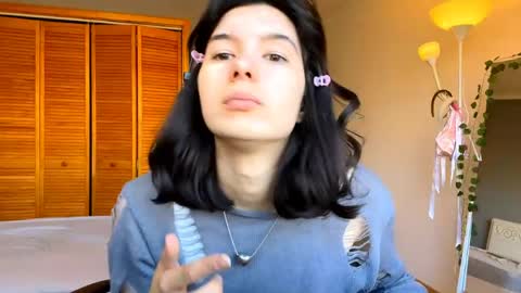joanaphippin online show from April 2026 07:44:02 AM