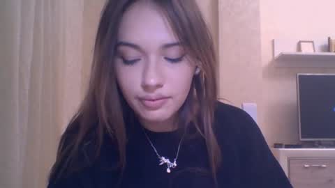 Jennifer online show from October 2025 05:45:01 PM