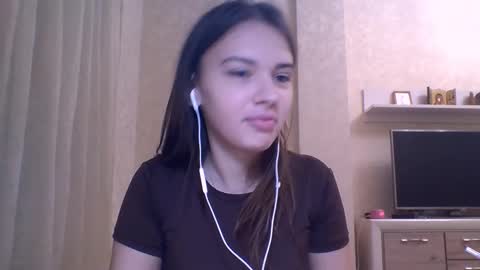 Jennifer online show from October 2025 05:35:01 PM