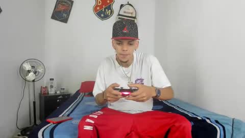 johan_and_antonella online show from January 2025 06:54:02 PM