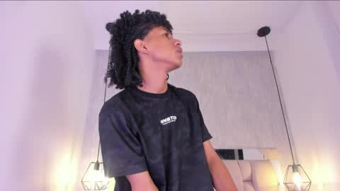 Snapshot of johan_gz_ chatting on April 2026 11:33:01 AM Johan online show from April 2026 11:33:01 AM