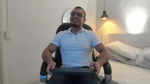 johan online show from April 2026 07:25:02 PM