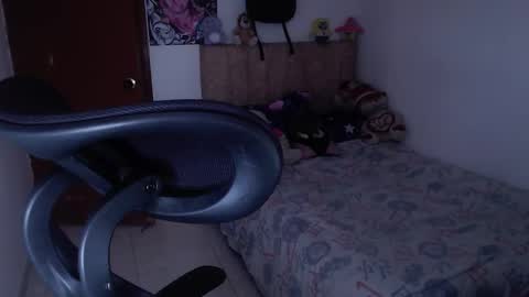 JOHAN independient model online show from December 2025 02:47:01 PM