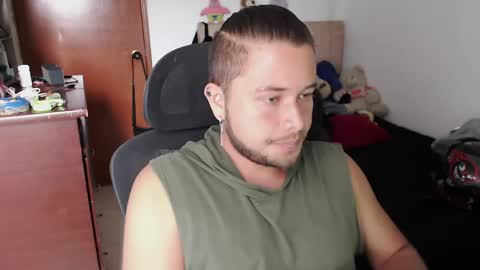 JOHAN independient model online show from May 2026 08:49:02 PM