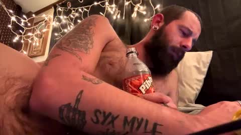 Snapshot of johnboii813 chatting on December 2024 07:39:02 AM johnboii813 online show from December 2024 07:39:02 AM