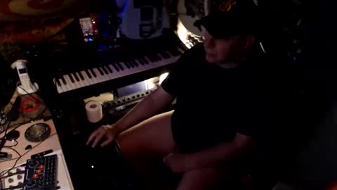 johnfeelgood004 online show from April 2026 06:25:01 AM