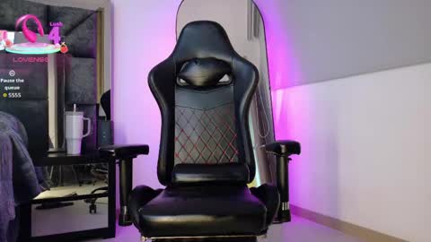 johnjaguar  online show from April 2026 11:10:01 AM