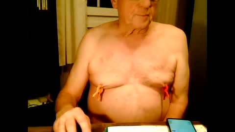 Snapshot of johnjohn6226623 chatting on December 2025 04:35:02 PM johnjohn6226 online show from December 2025 04:35:02 PM