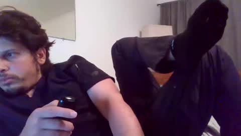 johnjohn online show from October 2025 02:08:02 AM