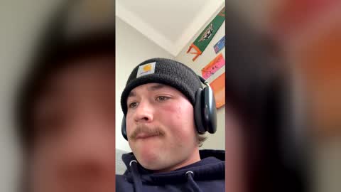 Snapshot of johnladdner chatting on February 2026 11:12:01 PM johnladdner online show from February 2026 11:12:01 PM