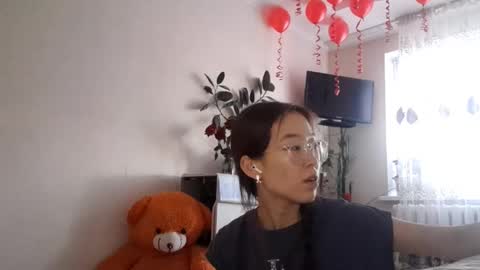 Snapshot of johnmerli chatting on November 2025 08:49:02 AM Molly online show from November 2025 08:49:02 AM