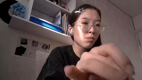 Snapshot of johnmerli chatting on November 2025 08:39:02 AM Molly online show from November 2025 08:39:02 AM