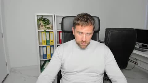 Snapshot of johnnydough82 chatting on December 2024 08:01:02 AM johnnydough82 online show from December 2024 08:01:02 AM