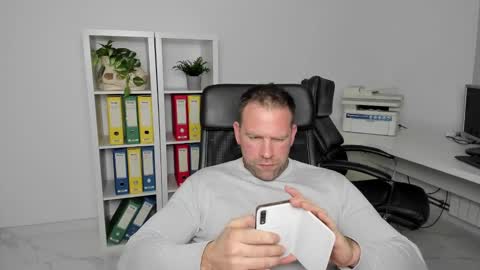 Snapshot of johnnydough82 chatting on December 2024 07:33:01 PM johnnydough82 online show from December 2024 07:33:01 PM