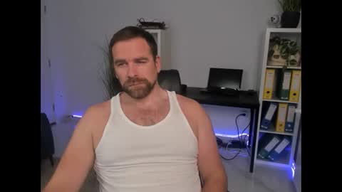 Snapshot of johnnydough82 chatting on December 2025 09:25:01 AM johnnydough82 online show from December 2025 09:25:01 AM