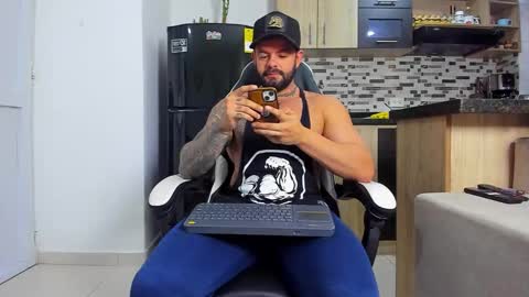 JOHNNY online show from November 2025 12:36:01 AM