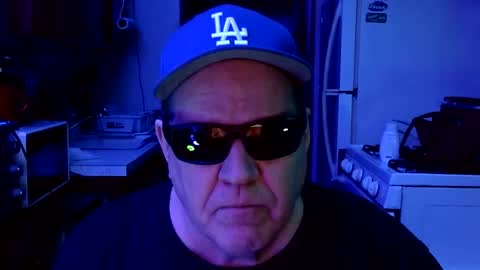 Snapshot of johnnytwain chatting on February 2026 10:55:01 PM johnnytwain online show from February 2026 10:55:01 PM