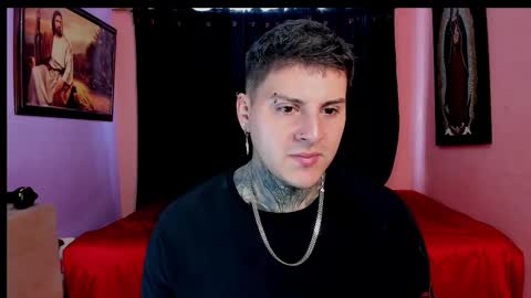 Snapshot of johny_multicum chatting on November 2025 05:52:01 PM Johny online show from November 2025 05:52:01 PM