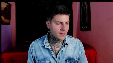 Snapshot of johny_multicum chatting on November 2025 05:55:02 PM Johny online show from November 2025 05:55:02 PM